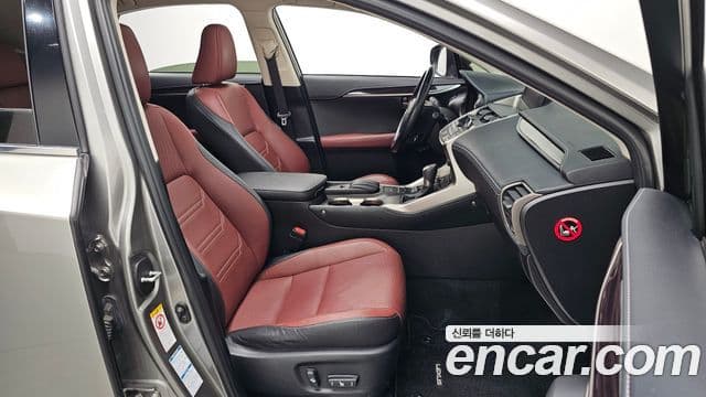 Lexus NX300h Executive, 2016 11