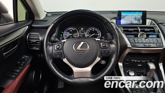 Lexus NX300h Executive, 2016 13