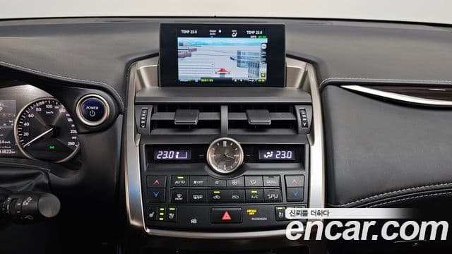 Lexus NX300h Executive, 2016 14