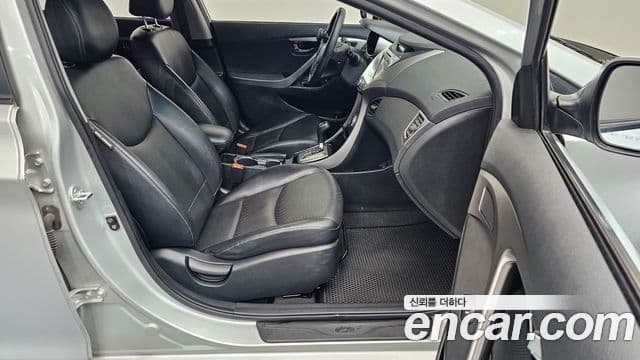 Hyundai Avante MD Modern, 2013 10