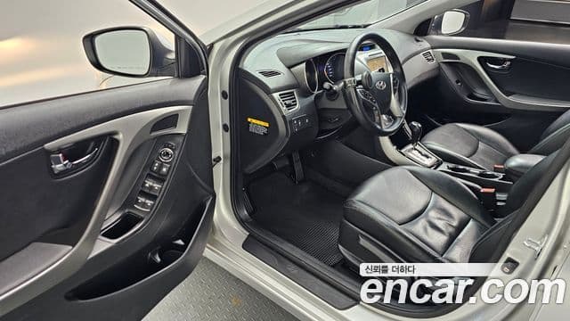 Hyundai Avante MD Modern, 2013 11