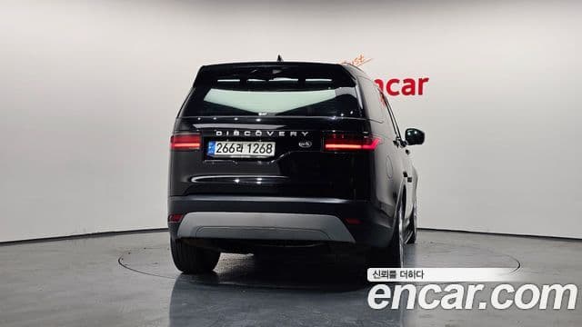 Land Rover Discovery 5 D250 SE, 2023 4