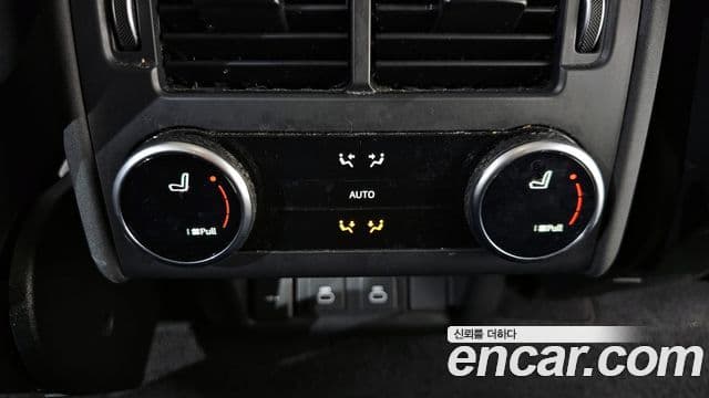 Land Rover Discovery 5 D250 SE, 2023 18