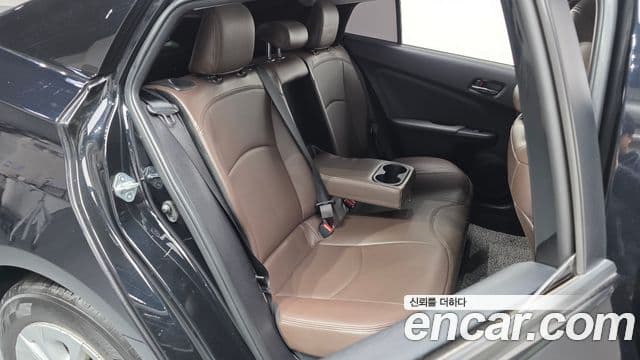 Toyota 프리우스 4세대, 2019 12