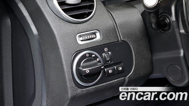 Land Rover Discovery 4 3.0 SDV6 SE, 2015 14