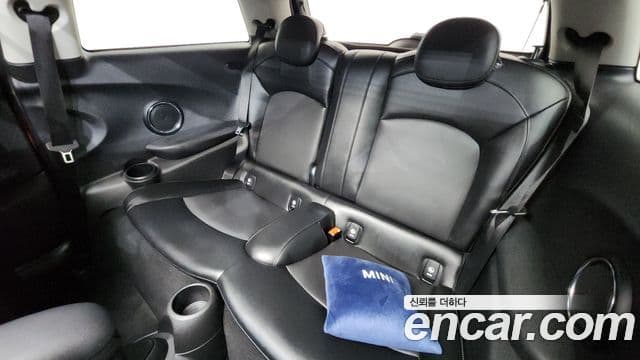 Mini Cooper 3세대, 2017 12