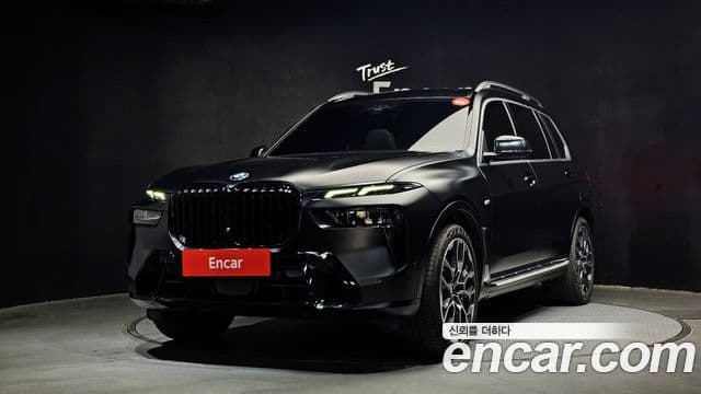 BMW X7 (G07) xDrive 40i M Sport 6인승, 2025 1