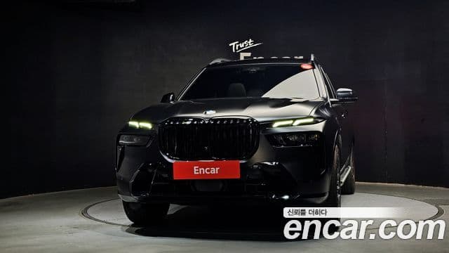 BMW X7 (G07) xDrive 40i M Sport 6인승, 2025 3