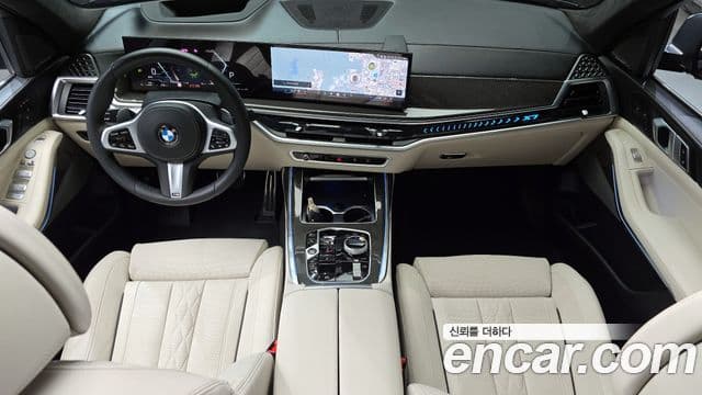 BMW X7 (G07) xDrive 40i M Sport 6인승, 2025 7