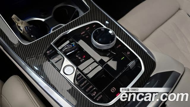 BMW X7 (G07) xDrive 40i M Sport 6인승, 2025 9