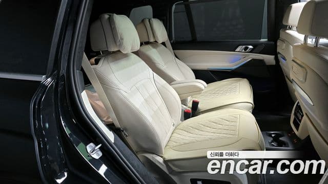 BMW X7 (G07) xDrive 40i M Sport 6인승, 2025 12