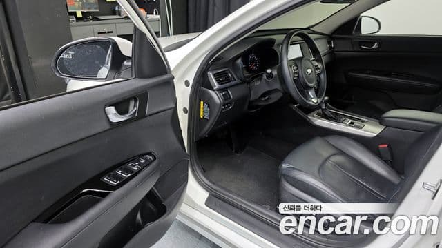 Kia K5 гибрид 2세대 Noblesse, 2016 10