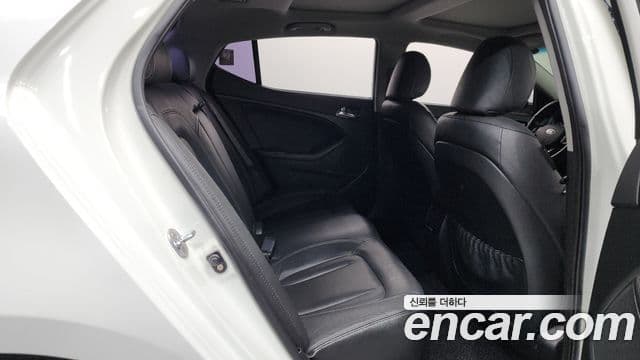 Kia K5 Noblesse, 2011 12