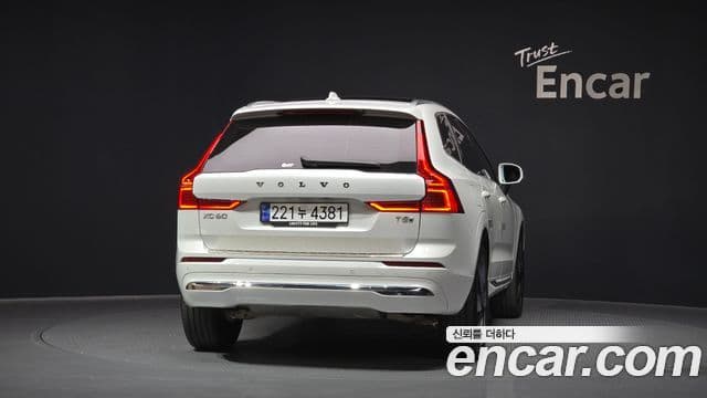 Volvo XC60 2세대 T8 Ultra Bright, 2025 4