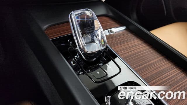 Volvo XC60 2세대 T8 Ultra Bright, 2025 9