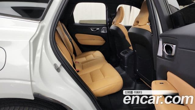 Volvo XC60 2세대 T8 Ultra Bright, 2025 12