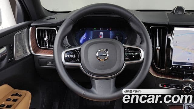 Volvo XC60 2세대 T8 Ultra Bright, 2025 13