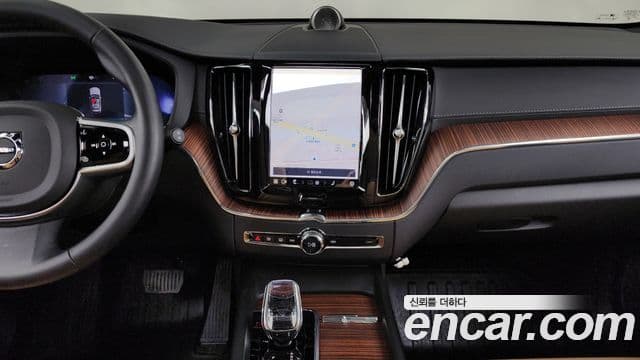 Volvo XC60 2세대 T8 Ultra Bright, 2025 14