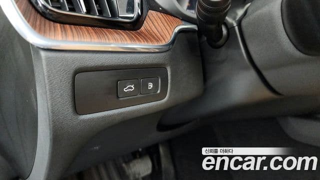 Volvo XC60 2세대 T8 Ultra Bright, 2025 16