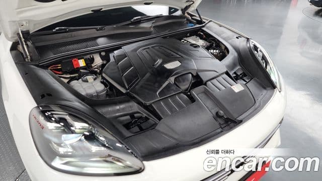 Porsche Cayenne (PO536), 2019 6