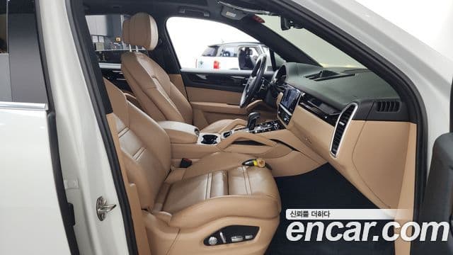 Porsche Cayenne (PO536), 2019 11