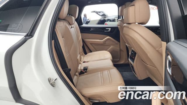 Porsche Cayenne (PO536), 2019 12