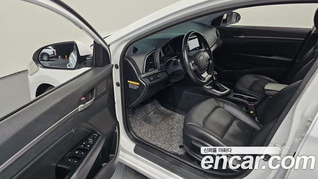 Hyundai Avante AD 1.6 GDI Smart, 2016 10