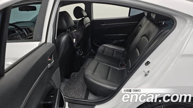 Hyundai Avante AD 1.6 GDI Smart, 2016 11