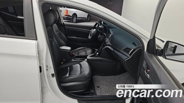 Hyundai Avante AD 1.6 GDI Smart, 2016 12