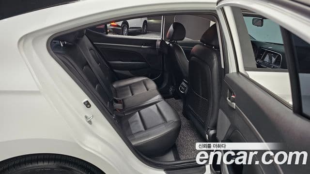 Hyundai Avante AD 1.6 GDI Smart, 2016 13