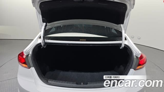 Hyundai Avante AD 1.6 GDI Smart, 2016 20