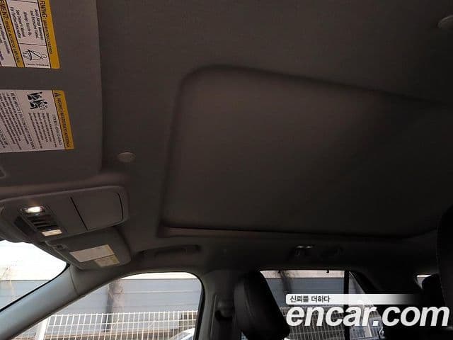 Ford Explorer 6세대, 2022 16