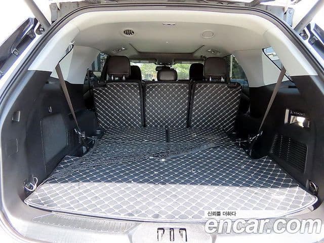 Ford Explorer 6세대, 2022 17