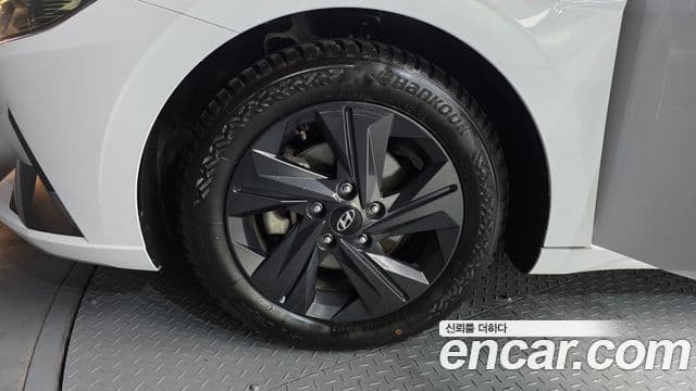 Hyundai Avante гибрид (CN7) Modern, 2022 все фото