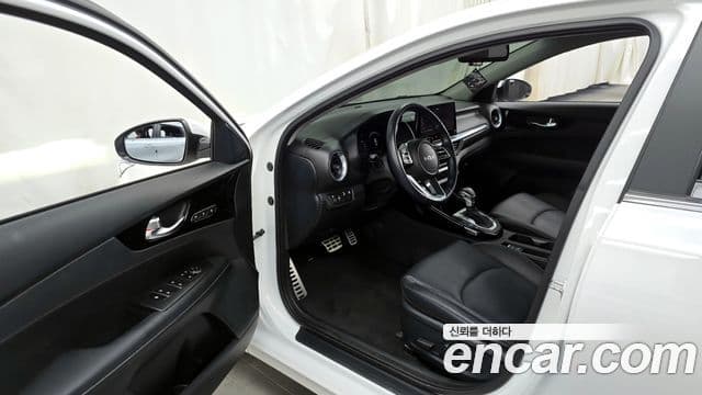 Kia The / новый New K3 2세대 Signature, 2023 10