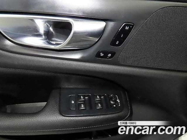 Volvo S60 3세대 B5 Momentum, 2022 13