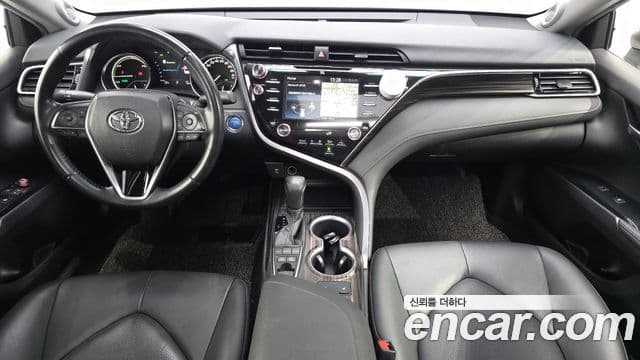 Toyota 캠리 (XV70) 2.5 XLE гибрид, 2018 7
