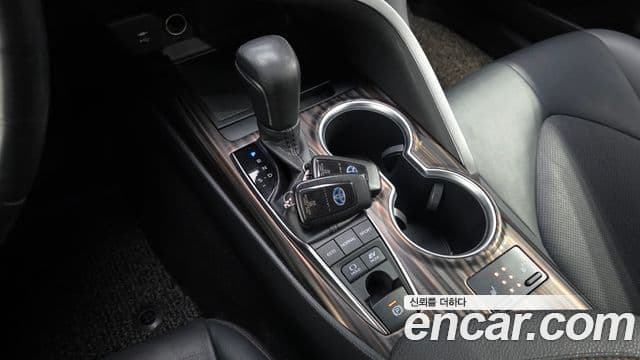 Toyota 캠리 (XV70) 2.5 XLE гибрид, 2018 9