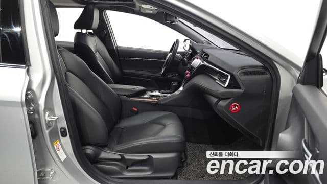 Toyota 캠리 (XV70) 2.5 XLE гибрид, 2018 10