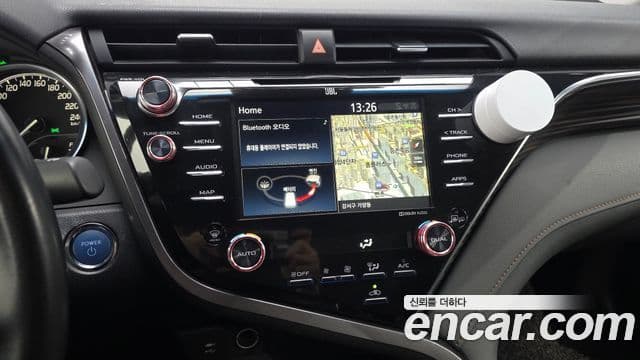 Toyota 캠리 (XV70) 2.5 XLE гибрид, 2018 14