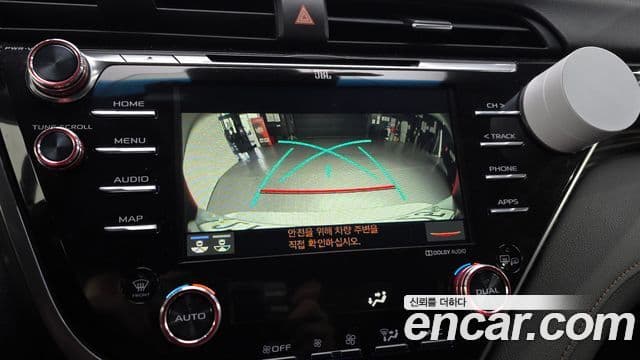 Toyota 캠리 (XV70) 2.5 XLE гибрид, 2018 15