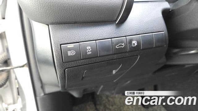 Toyota 캠리 (XV70) 2.5 XLE гибрид, 2018 17