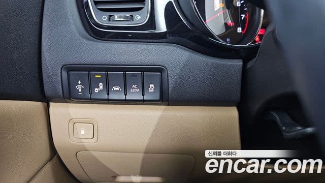 Kia The / новый New Carnival Noblesse Special, 2019 16