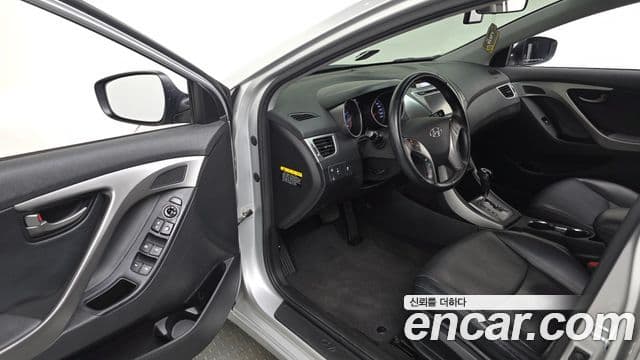 Hyundai Avante MD M16 GDI Smart, 2013 10