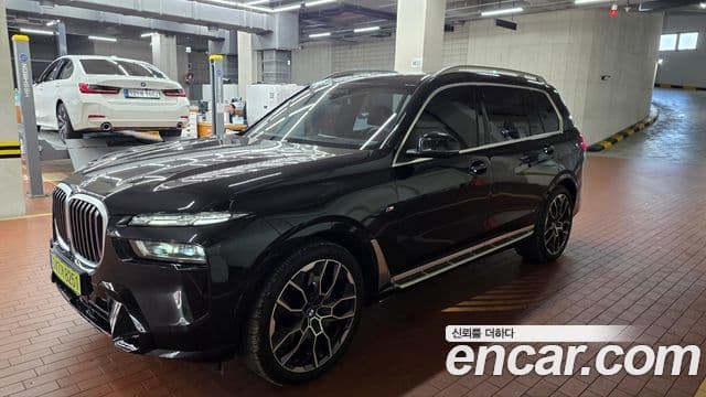 BMW X7 (G07) xDrive 40i M Sport 6인승, 2025 3