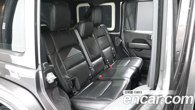 Jeep Wrangler (JL) 2.0 Overland 4도어, 2021 12