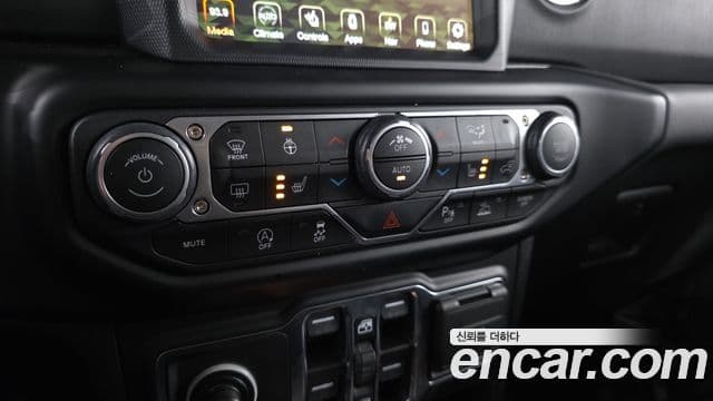 Jeep Wrangler (JL) 2.0 Overland 4도어, 2021 17