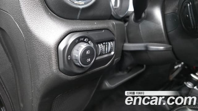 Jeep Wrangler (JL) 2.0 Overland 4도어, 2021 18