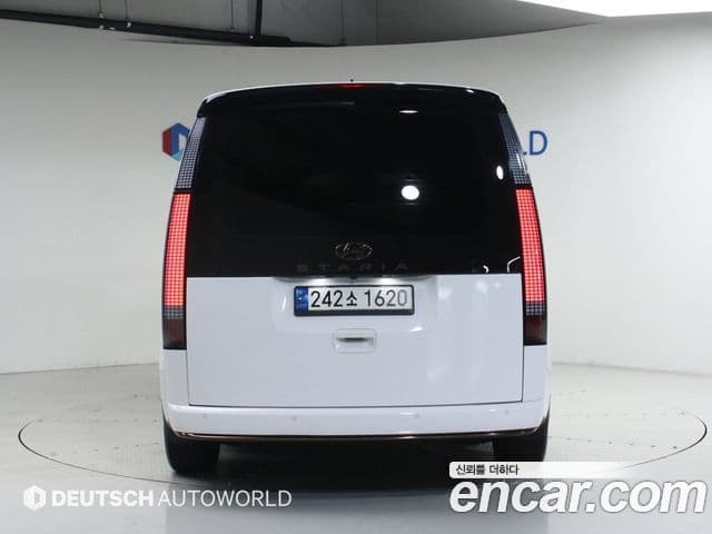 Hyundai Staria Inspiration, 2023 4