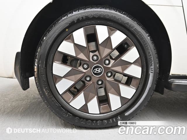 Hyundai Staria Inspiration, 2023 все фото